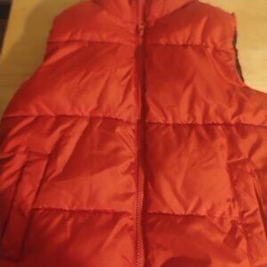 Old Navy Kids’ Red Puffer Vest Size S (6–7)